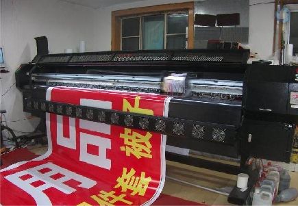 曲靖喷绘广告分辨率是多少？