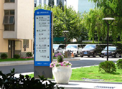 曲靖哪些因素影响宣传栏的制作？